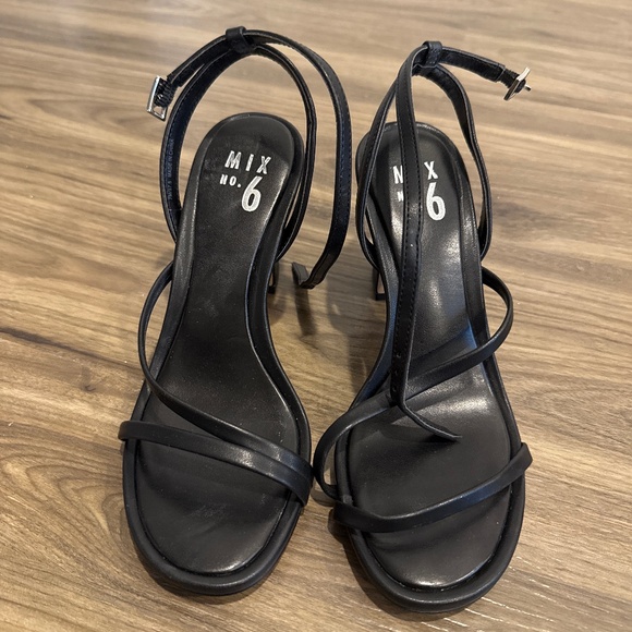 Heels - Picture 1 of 1